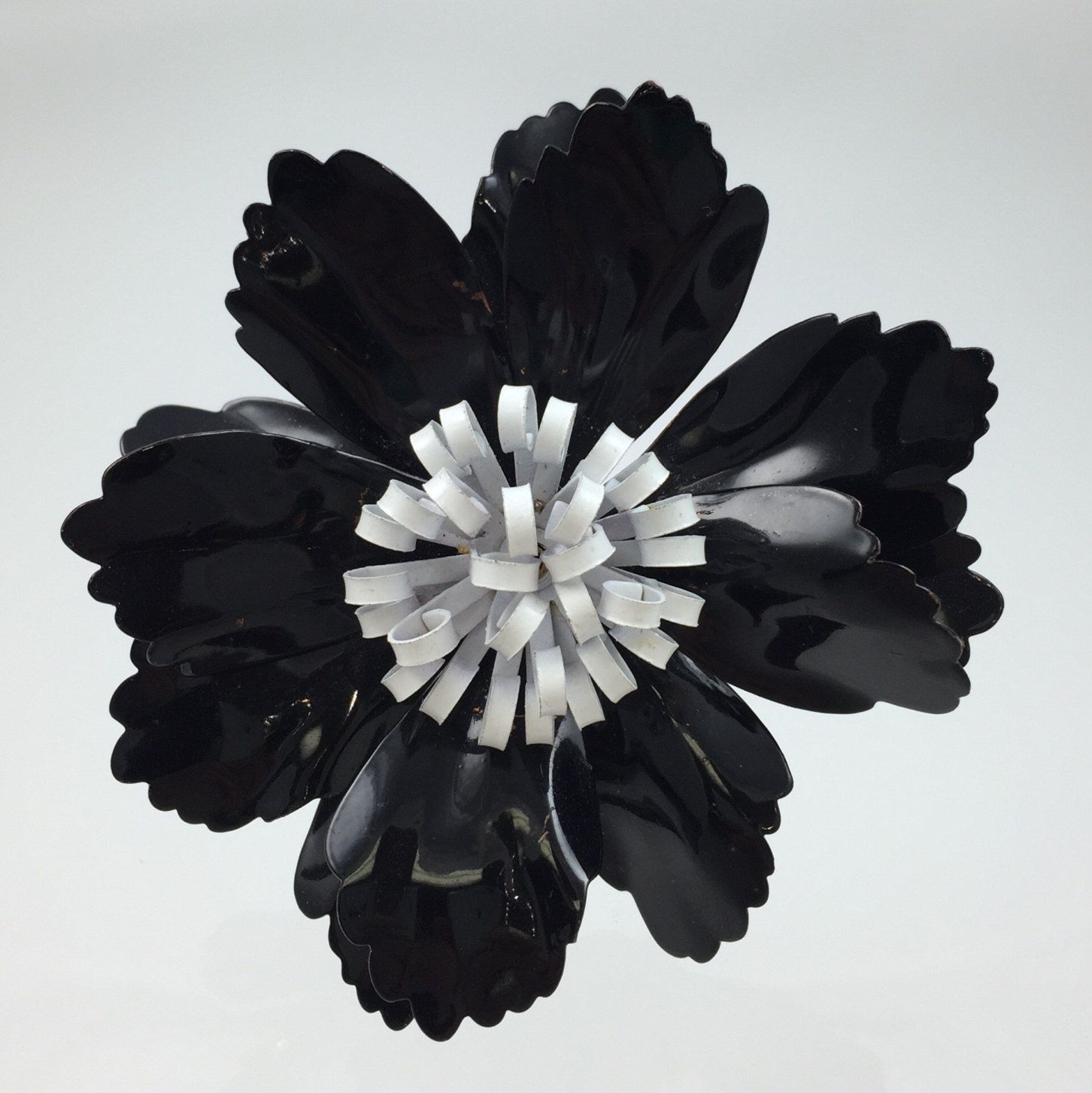 1960's Black and White Flower Brooch main image 1