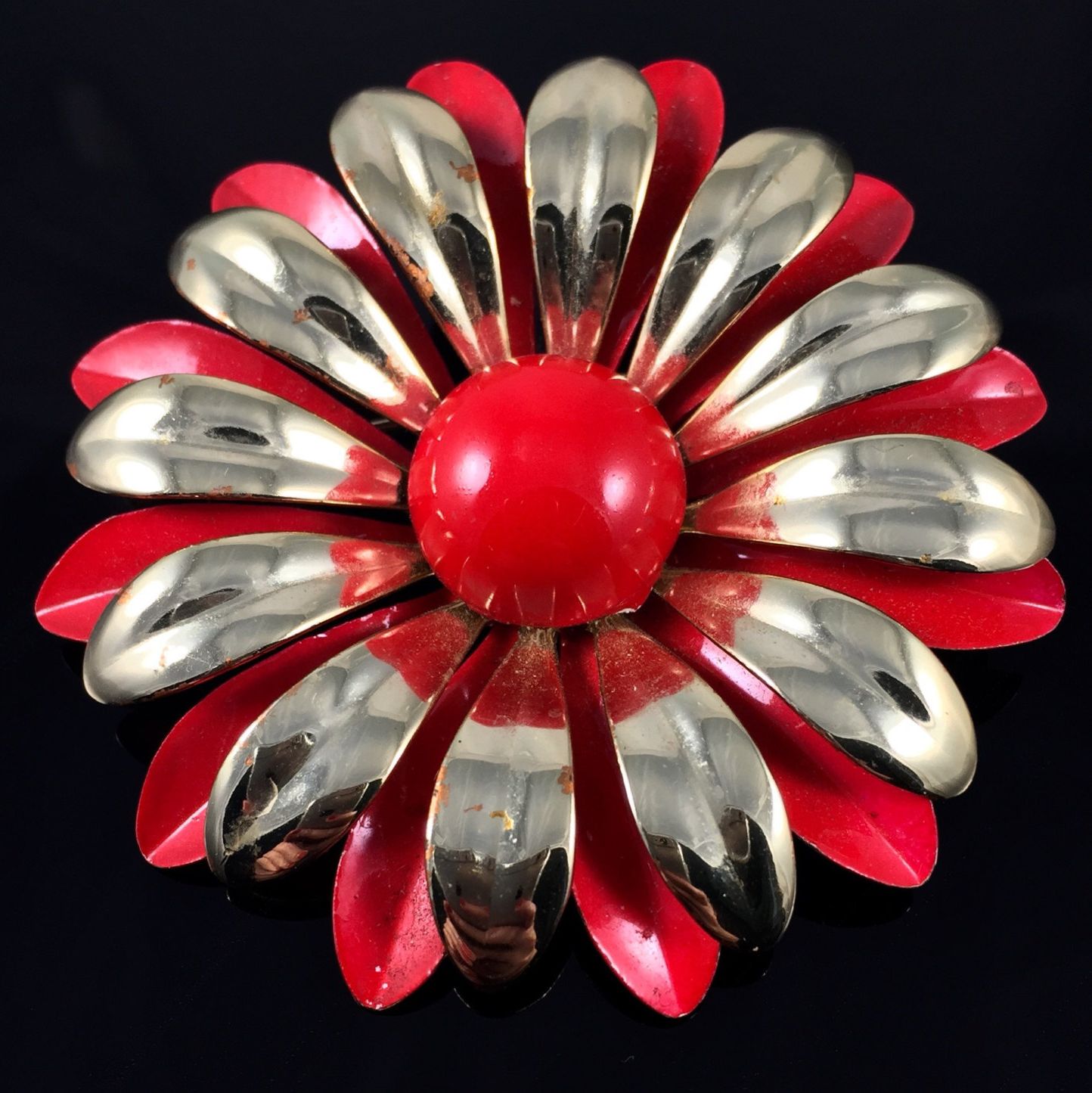 Daisy Flower Brooch, Red Enamel & Gold - Vintage Sixties