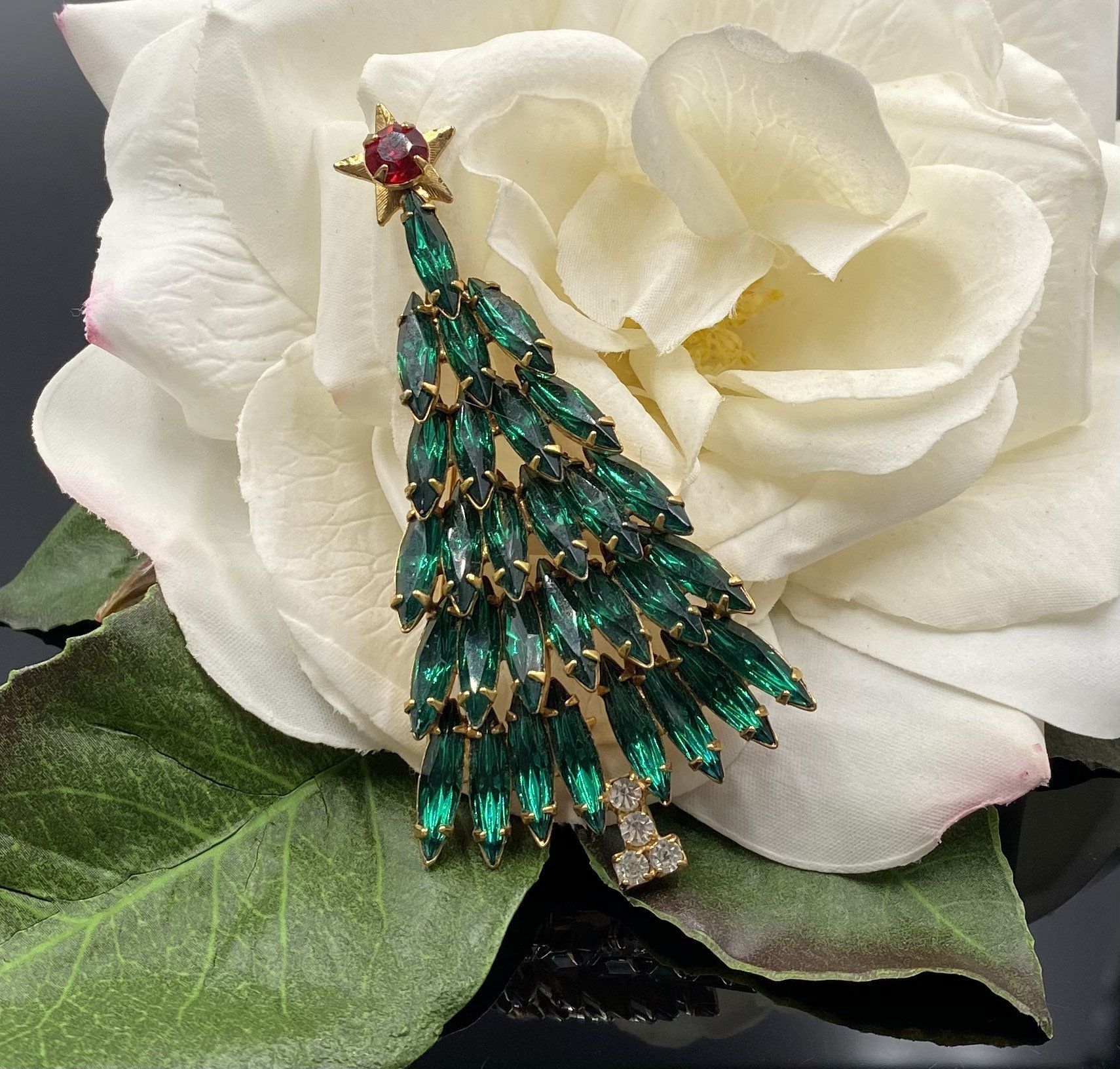 Vintage Christmas Tree Bright Green Rhinestones Pin